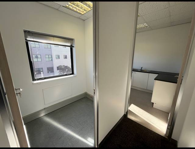 222M² OFFICE TO LET IN CENTURY CITY